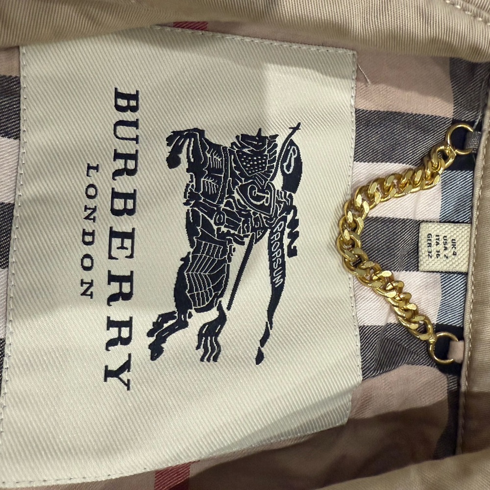 Burberry Clasic Tan Trench Coat - Picture 4 of 4